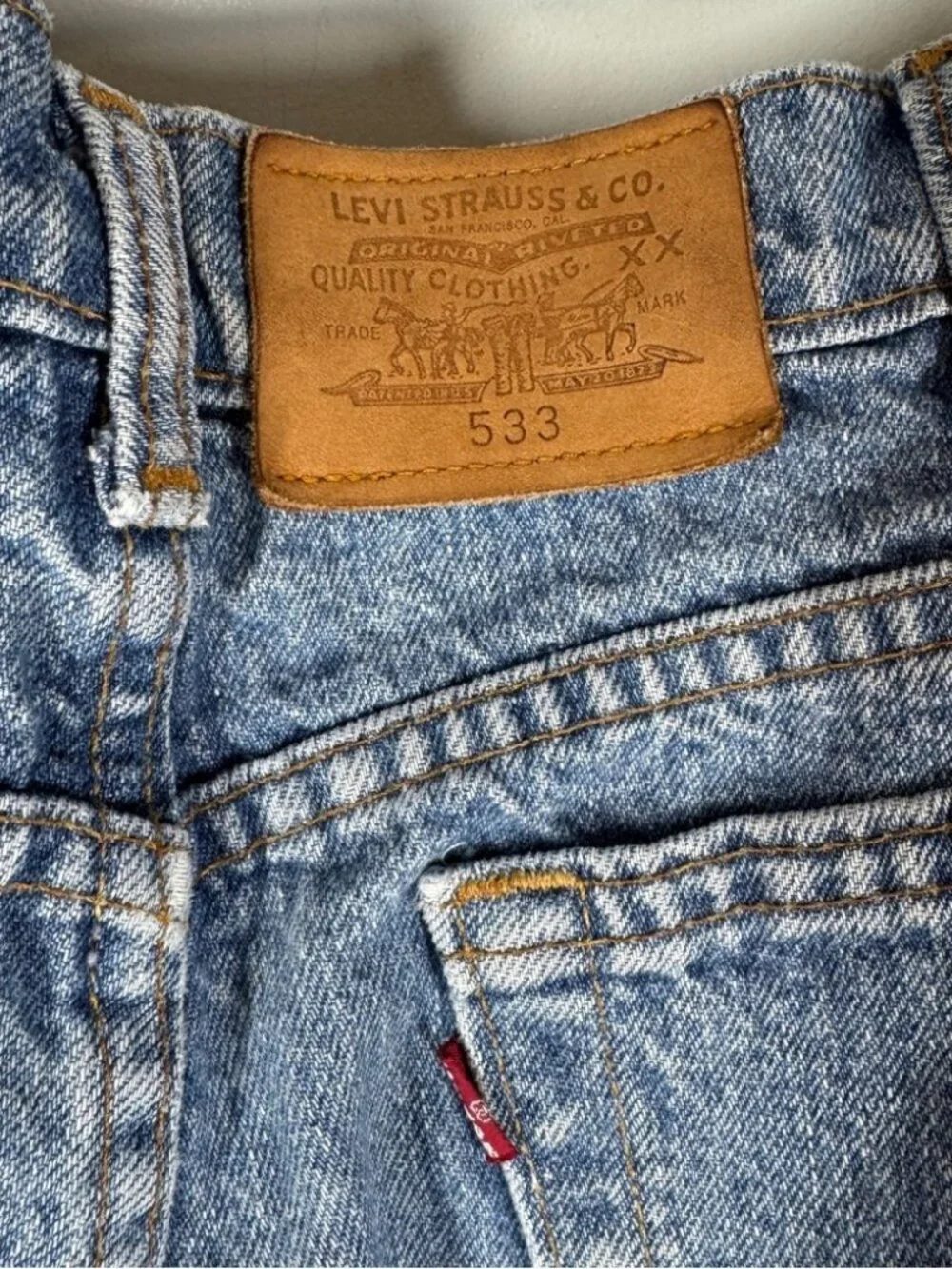 Vintage Levi’s 533 90s Denim Jeans Blue Straight Leg Size 28 Light Wash Relaxed